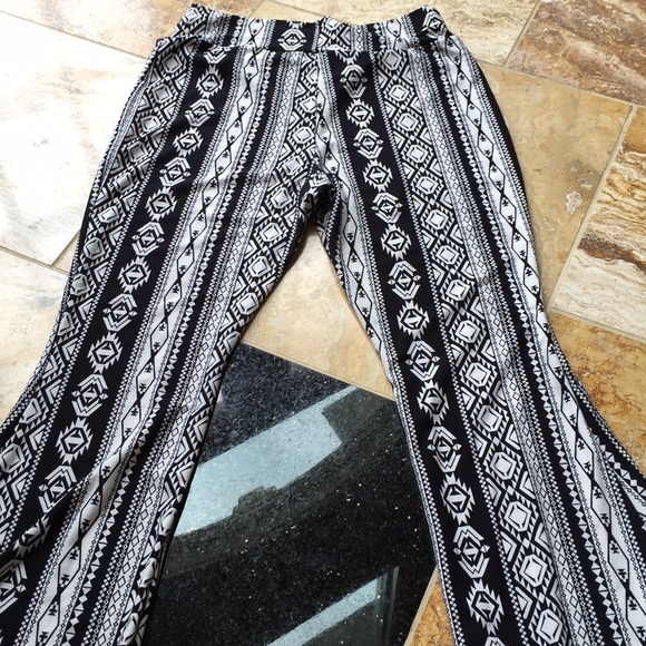 Supersoft superstretchy Vertical pattern flare leg - Picture 6 of 8